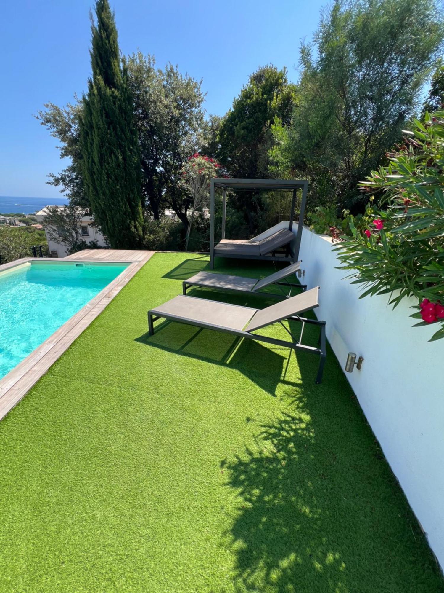 קבלייר-סור-מר Rdc De Villa Avec Piscine מראה חיצוני תמונה